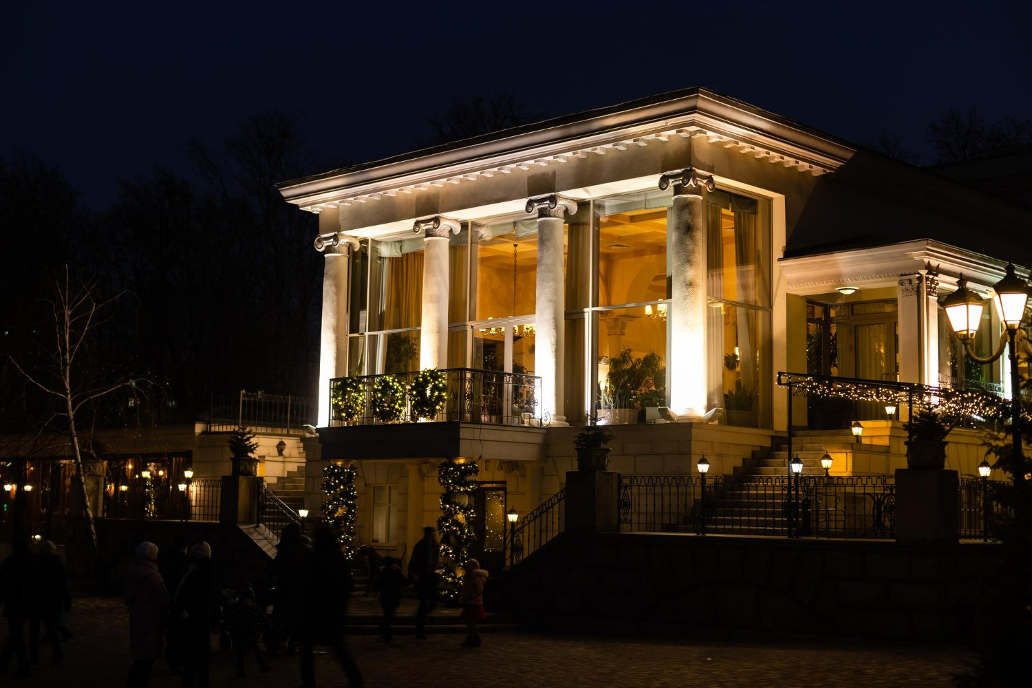 Smart Exterior Home Lighting
