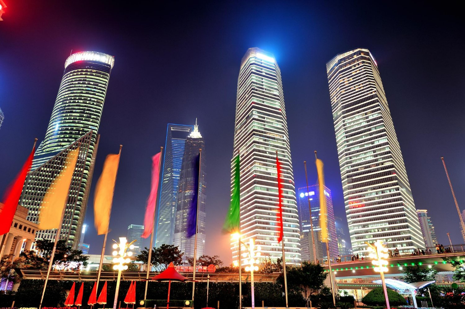 Creative lighting scheme by Facade Lighting Designers in Dubai for a high-rise building

